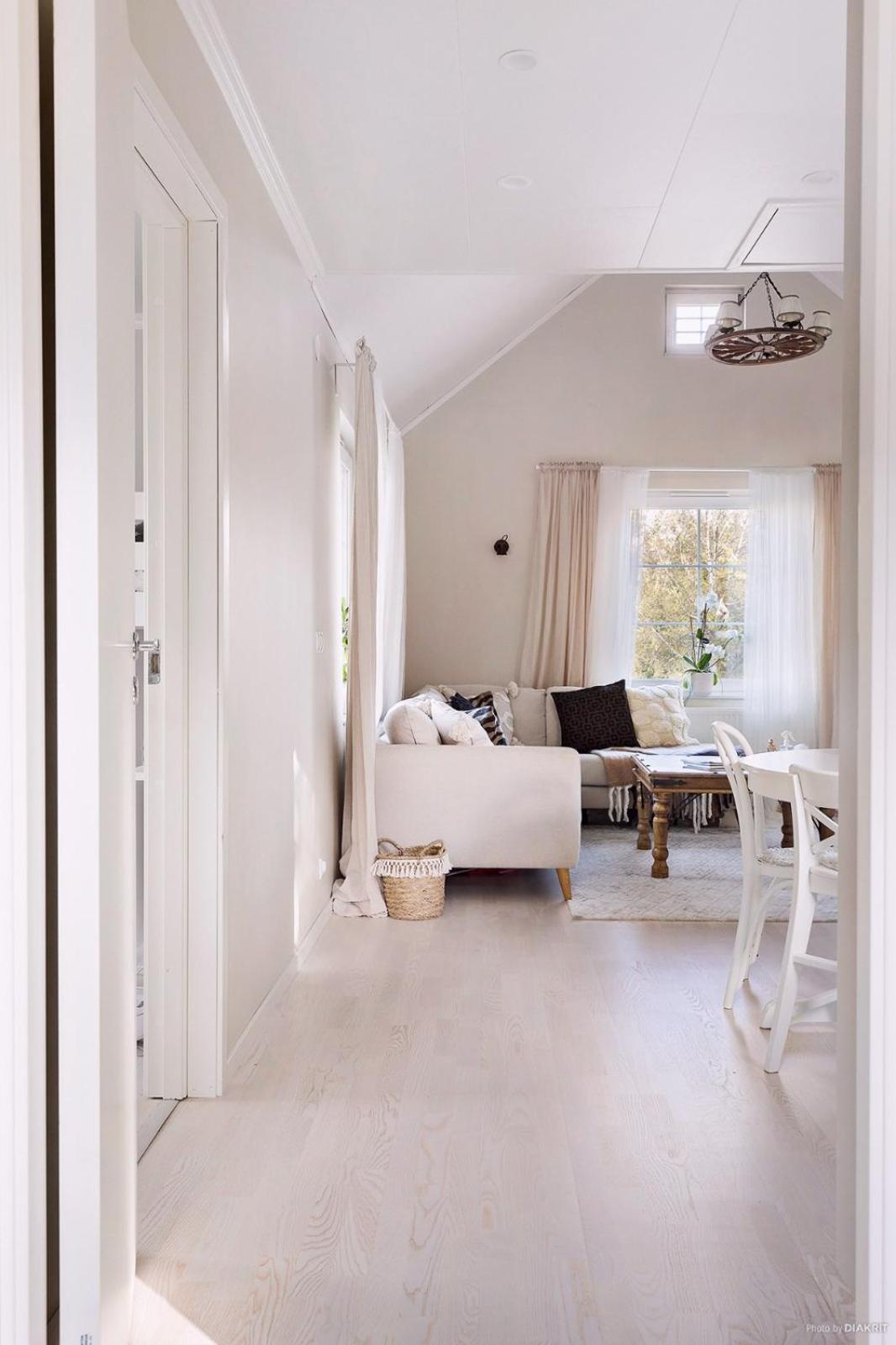 Charming Apartment In A Red House In สต็อกโฮล์ม ภายนอก รูปภาพ